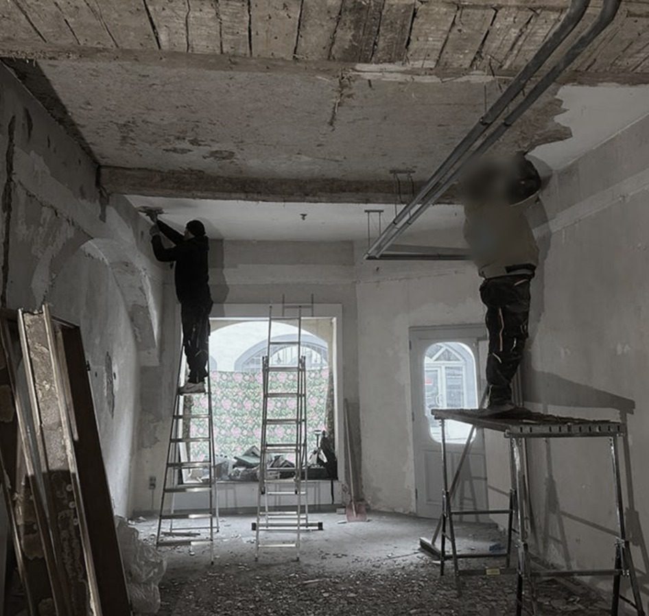 The shop during the works